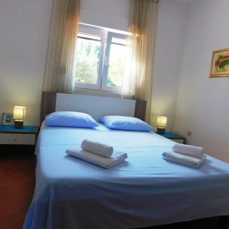Niki Apartment
